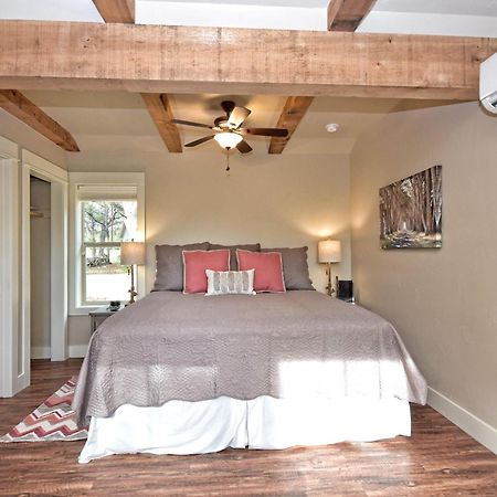 Cabins At Flite Acres - Morning Dove Wimberley Eksteriør billede