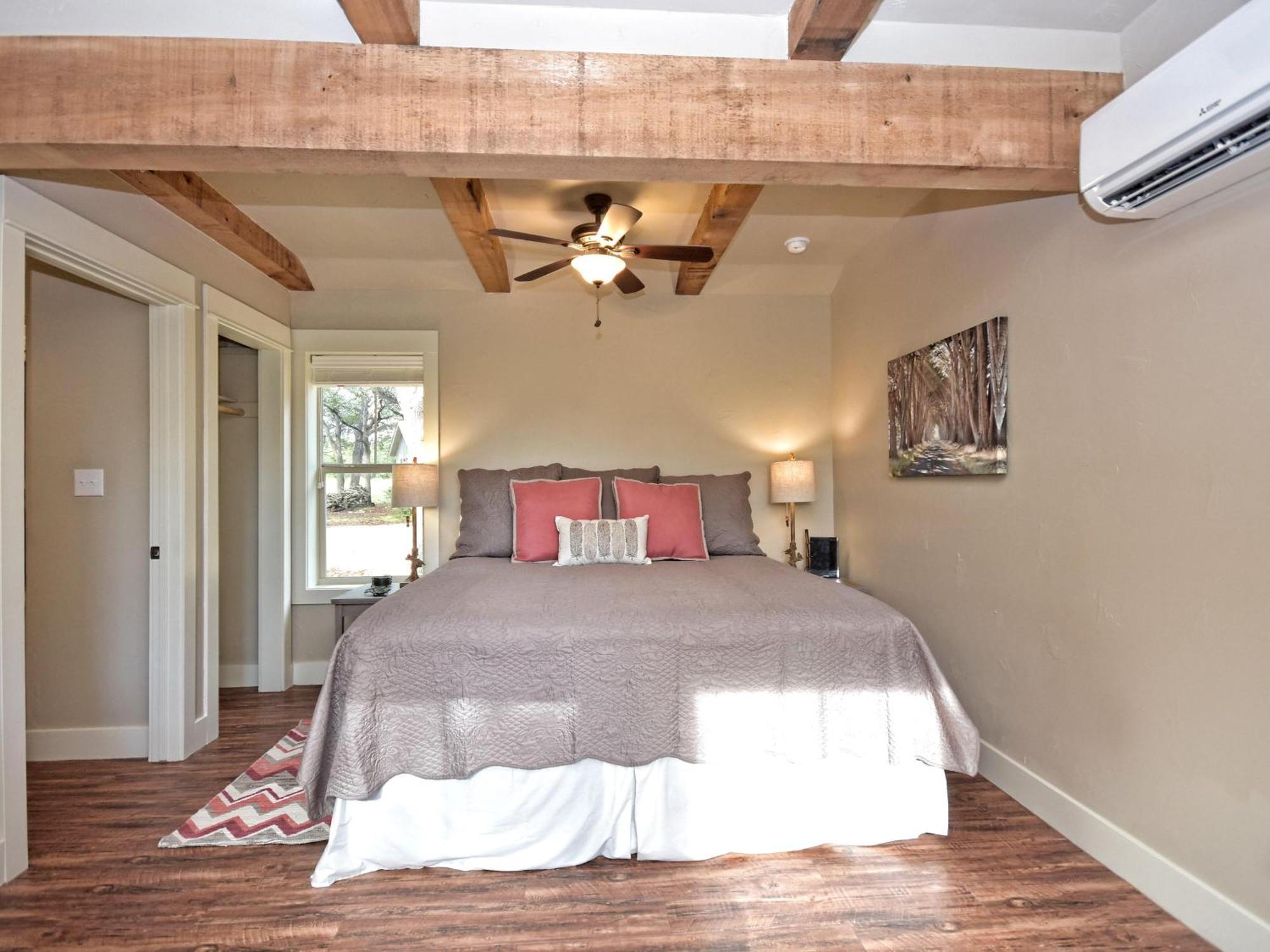 Cabins At Flite Acres - Morning Dove Wimberley Eksteriør billede
